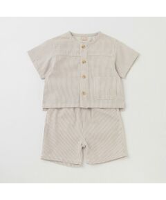 ノーカラーセットアップ