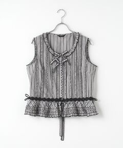 フリル使いノースリーブブラウス