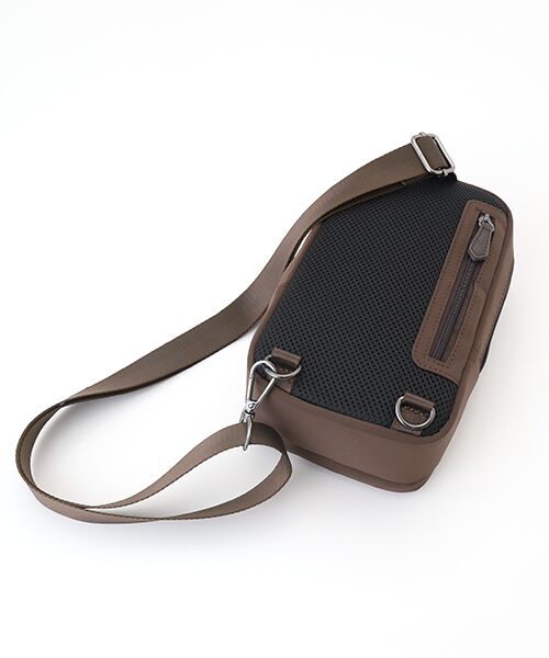 PINK HOUSE / ピンクハウス メッセンジャーバッグ・ウエストポーチ | ロゴ型押し機能性バッグ | 詳細4