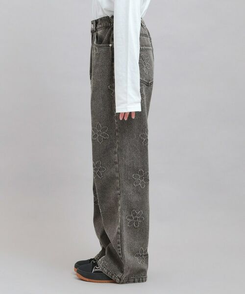 PINK-latte / ピンク ラテ デニムパンツ | フラワー柄デニムロングパンツ | 詳細2