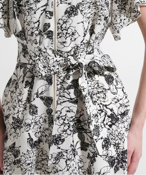 PINKY & DIANNE / ピンキーアンドダイアン ミニ丈・ひざ丈ワンピース | ◆フラワープリントタックスリーブワンピース | 詳細10