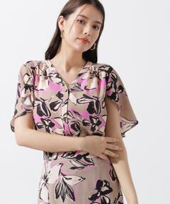 PINKY & DIANNE / ピンキーアンドダイアン シャツ・ブラウス | フラワーラインプリントＶネックケープブラウス