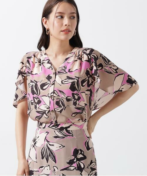 PINKY & DIANNE / ピンキーアンドダイアン シャツ・ブラウス | フラワーラインプリントＶネックケープブラウス | 詳細3