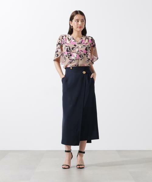 PINKY & DIANNE / ピンキーアンドダイアン シャツ・ブラウス | フラワーラインプリントＶネックケープブラウス | 詳細6