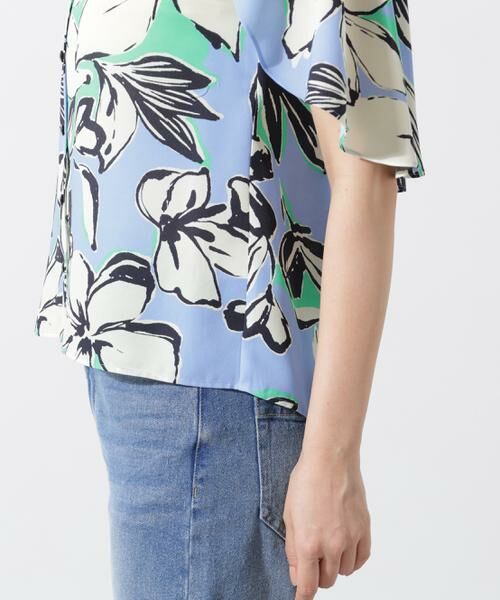 PINKY & DIANNE / ピンキーアンドダイアン シャツ・ブラウス | フラワーラインプリントＶネックケープブラウス | 詳細20