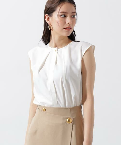 PINKY & DIANNE / ピンキーアンドダイアン シャツ・ブラウス | メタルボタンクルーネックタックブラウス(ホワイト)