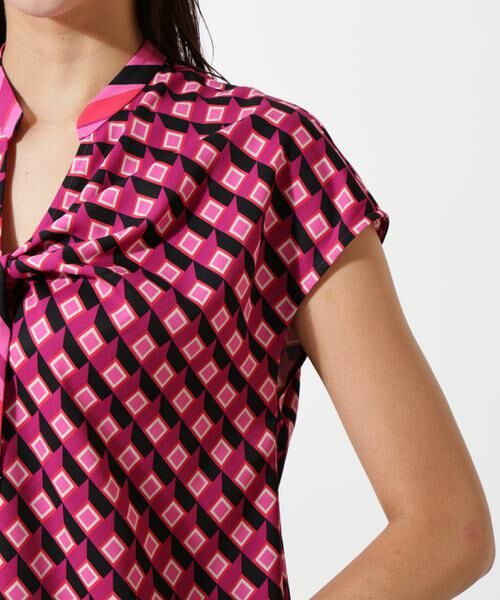 PINKY & DIANNE / ピンキーアンドダイアン シャツ・ブラウス | ジオメトリックプリントクロスリボンブラウス | 詳細9
