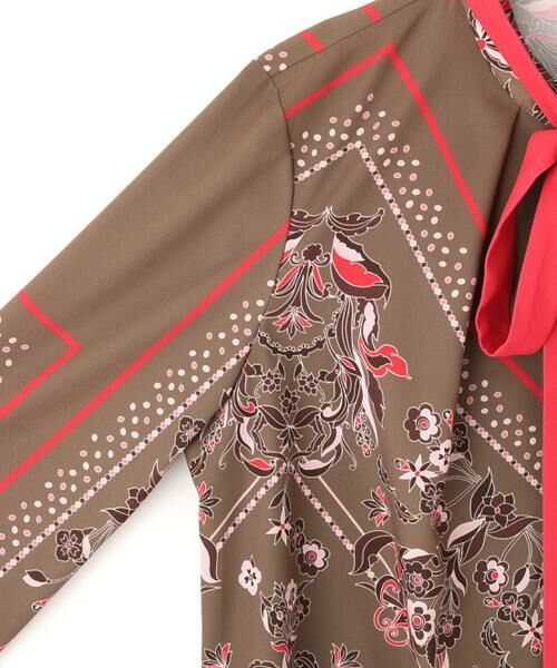 PINKY & DIANNE / ピンキーアンドダイアン シャツ・ブラウス | ◆フローラルスカーフプリントブラウス | 詳細24