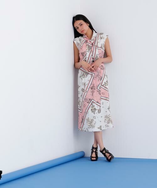 PINKY & DIANNE / ピンキーアンドダイアン ミニ丈・ひざ丈ワンピース | バロックスカーフプリントワンピース | 詳細4