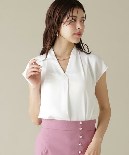 PINKY & DIANNE / ピンキーアンドダイアン シャツ・ブラウス | チョーカー付きＶネックブラウス（ホワイト）