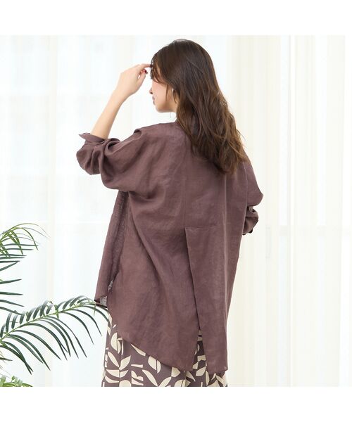 洗いが入った麻ブラウス　新品！ ラスト1 最終SALE 麻リネンMIX 抜かりない 背中丸み 抜き襟
