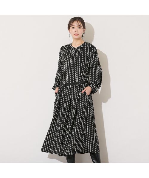 PISANO / ピサーノ ミニ丈・ひざ丈ワンピース | 【手洗いOK】幾何プリント・ギャザーワンピース(ブラック)