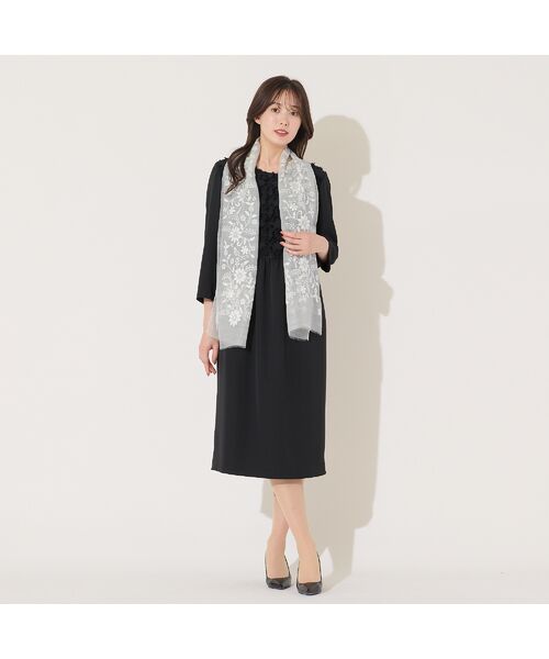 PISANO / ピサーノ マフラー・ショール・スヌード・ストール | ボタニカル刺繍ストール | 詳細1