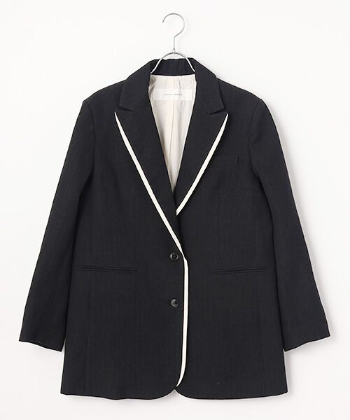 高級感あふれる尾州産地で織りあげたウールリネンシルク素材に注目