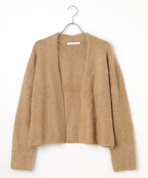 アルパカ糸を使用した暖かく、風合いを楽しめるニットアイテムをご紹介