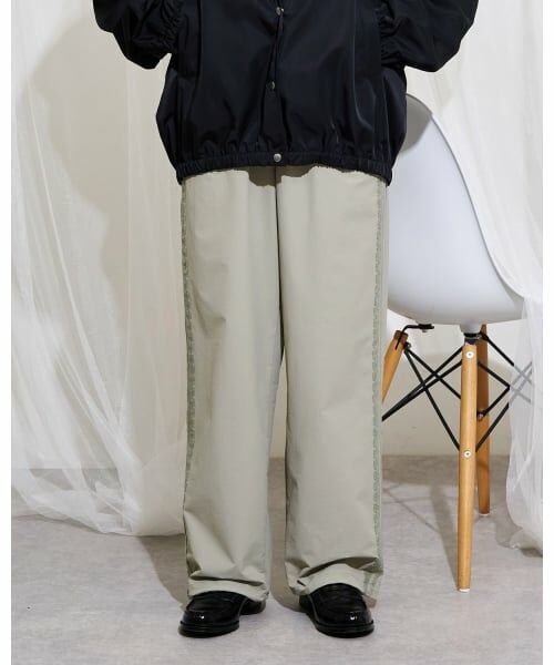 POM PONETTE AMI / ポンポネット アミ その他パンツ | 【AMI】機能素材サイドラインパンツ（ライト グリーン）