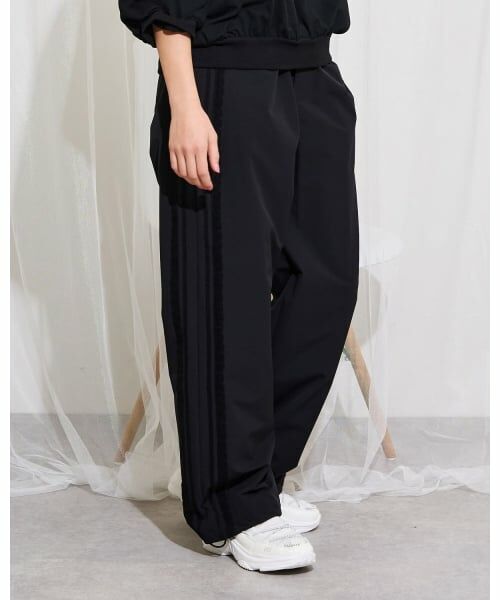 POM PONETTE AMI / ポンポネット アミ その他パンツ | 【AMI】機能素材サイドラインパンツ（黒）