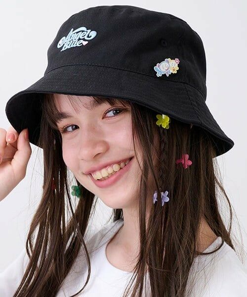 pom ponette junior / ポンポネット ジュニア ハット | ナカムラくんバケットハット(ピンバッジ付き） | 詳細1