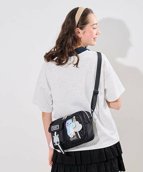 pom ponette junior / ポンポネット ジュニア ショルダーバッグ | チャーム付きカジュアルショルダー（黒）