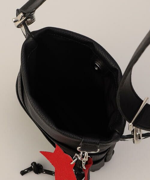 Precious Mild / プレシャスマイルド メッセンジャーバッグ・ウエストポーチ | チャーム付き ウエストポーチ | 詳細8