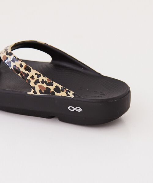 【OOFOS/ウーフォス】レオパードトングサンダル　Leopard【WEB限定】