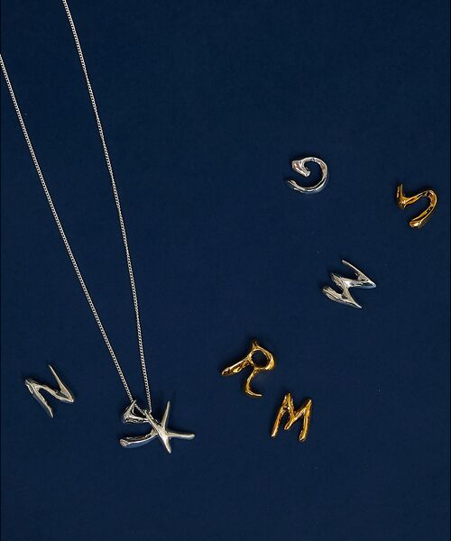 qualite / カリテ ネックレス・ペンダント・チョーカー | 【MAISON D'PULSE(メゾンドパルス)】Alphabet neckla | 詳細4