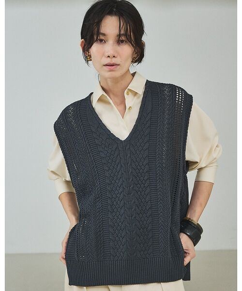 qualite / カリテ ベスト | ケーブルニットベスト【予約】（チャコールグレー）