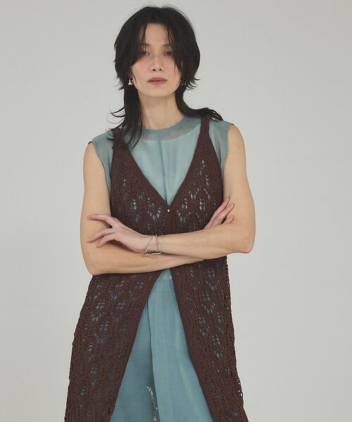 qualite / カリテ キャミソール・チューブトップ | 2WAYリーフパターンロングジレ【予約】（ブラウン）