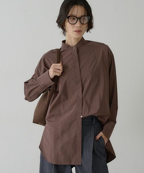 qualite / カリテ シャツ・ブラウス | ストライプスタンドカラーシャツ【予約】（ブラウン）