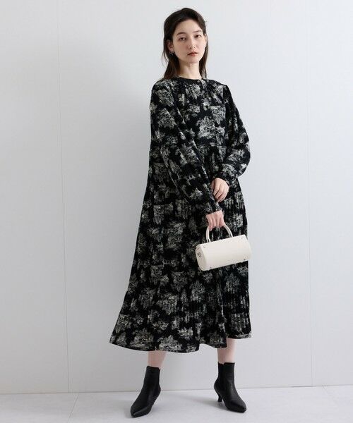 QUEENS COURT / クイーンズコート ロング・マキシ丈ワンピース | グラフィックプリーツワンピース≪洗濯機で洗える≫ | 詳細9