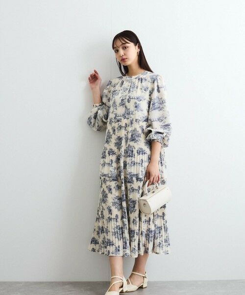 QUEENS COURT / クイーンズコート ロング・マキシ丈ワンピース | グラフィックプリーツワンピース≪洗濯機で洗える≫ | 詳細14