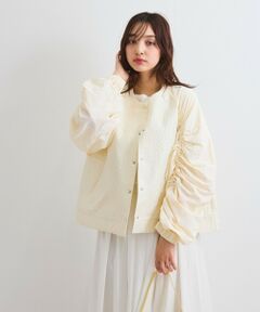 新品タグ付き　クイーンズコート　フリルポケットジャケットホワイト 新品タグ付き クイーンズコート フリルポケットジャケット