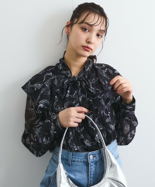 ブラウス シャツ ラメストライプラッフルタイブラウス「手洗い可能」 レディース ラメストライプラッフルタイブラウス≪手洗い可能≫ | QUEENS