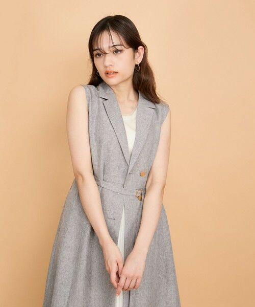 QUEENS COURT/クイーンズコート リネンライクシャンブレージレワンピース≪手洗い可能≫ ライトグレー M QUEENS COURT/クイーンズコート リネンライクシャンブレージレワンピース≪手洗い可能≫ ライトグレー M