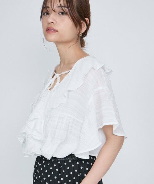 QUEENS COURT / クイーンズコート シャツ・ブラウス | シアーシャーリングラッフルブラウス≪洗濯機で洗える≫ | 詳細2
