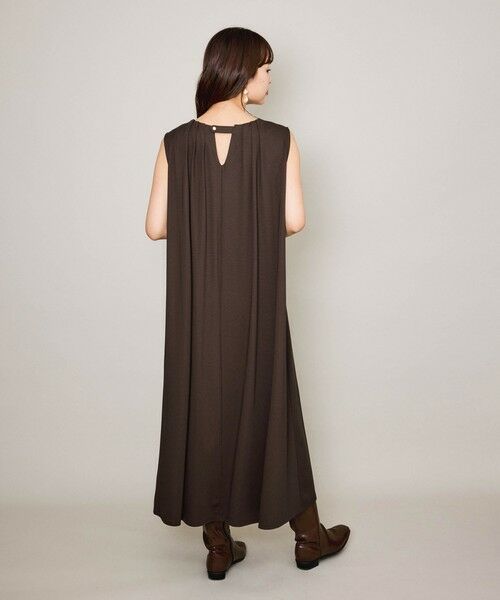 QUEENS COURT / クイーンズコート ロング・マキシ丈ワンピース | コンフォールポンチタックプリーツワンピース≪洗濯機で洗える≫ | 詳細6