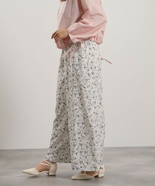 QUEENS COURT / クイーンズコート その他パンツ | マルチフラワーイージーワイドパンツ≪手洗い可能≫ | 詳細1