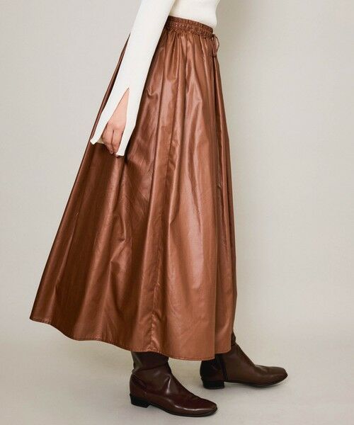 QUEENS COURT / クイーンズコート ミニ・ひざ丈スカート | シアーレザー調フレアスカート≪手洗い可能≫ | 詳細13