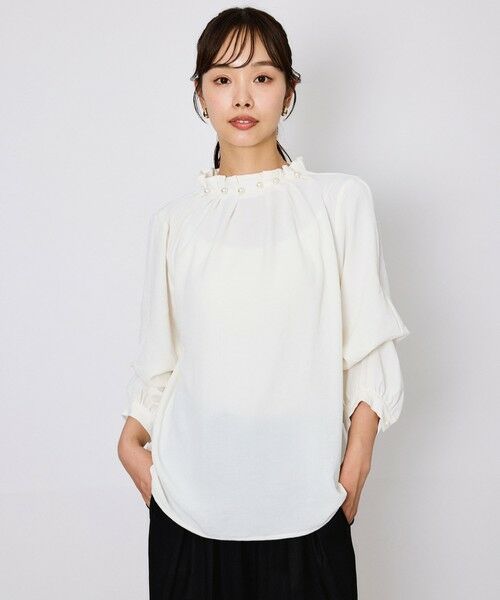 QUEENS COURT / クイーンズコート シャツ・ブラウス | スリーブ2WAYパールネックブラウス≪洗濯機で洗える≫ | 詳細1