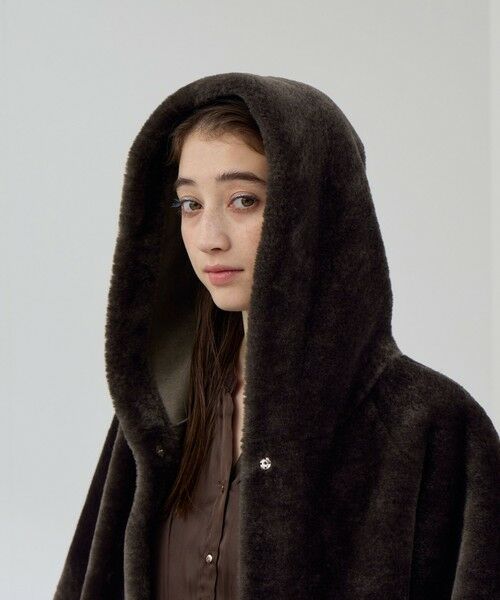 QUEENS COURT / クイーンズコート ダッフルコート | ショートファーボンディングケープコート | 詳細9
