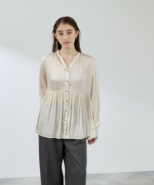 QUEENS COURT / クイーンズコート シャツ・ブラウス | 割繊サテンキーネックペプラムブラウス≪手洗い可能≫ | 詳細1
