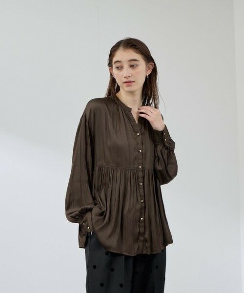 QUEENS COURT / クイーンズコート シャツ・ブラウス | 割繊サテンキーネックペプラムブラウス≪手洗い可能≫ | 詳細7