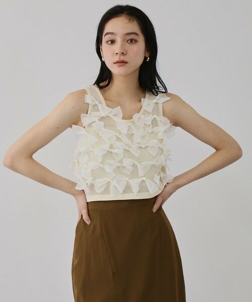 QUEENS COURT / クイーンズコート ダウンジャケット・ベスト | ブルーミングリボンニットベスト（オフホワイト）