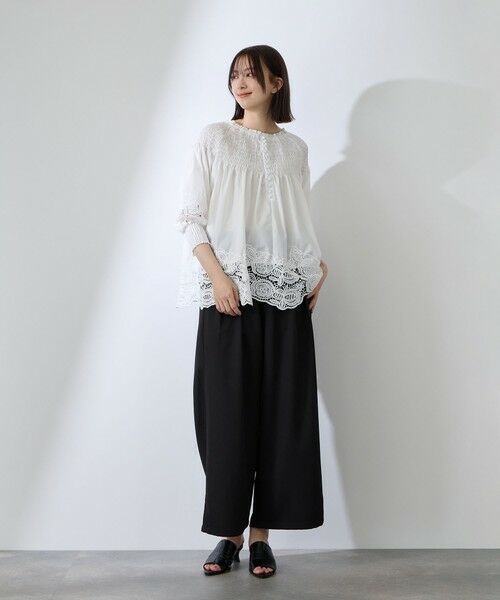 QUEENS COURT / クイーンズコート シャツ・ブラウス | 前後2WAYレースシャーリングブラウス | 詳細11