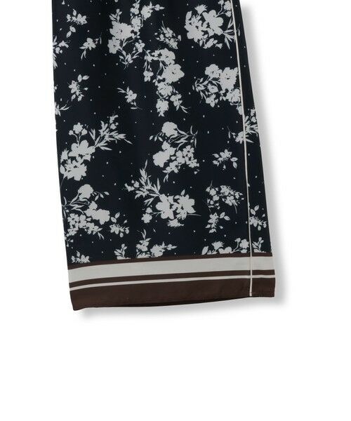 QUEENS COURT / クイーンズコート その他パンツ | パウダーサテンパネルプリントワイドパンツ | 詳細14