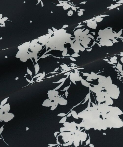 QUEENS COURT / クイーンズコート その他パンツ | パウダーサテンパネルプリントワイドパンツ | 詳細15