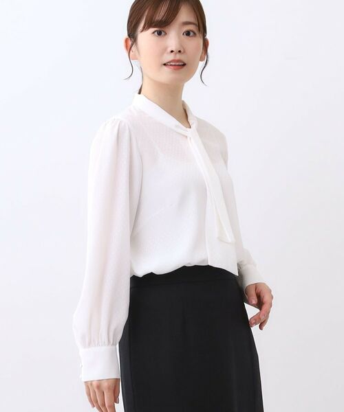 Reflect/リフレクト 【きちんと見え/通勤/セレモニーにおすすめ◎】ドット柄ボウタイブラウス オフホワイト(003) 17(4L) Reflect/リフレクト 【きちんと見え/通勤/セレモニーにおすすめ◎】ドット柄ボウタイブラウス オフホワイト(003) 17(4L)
