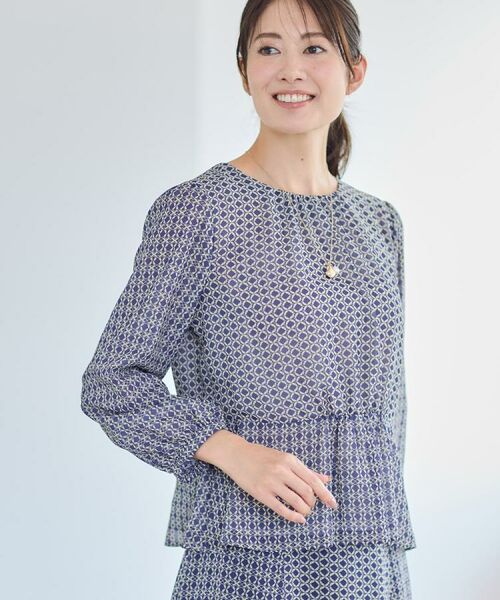 Reflect / リフレクト シャツ・ブラウス | 【きちんと見え/セットアップ可/通勤におすすめ◎】ペプラムプリントブラウス(ネイビー(194))