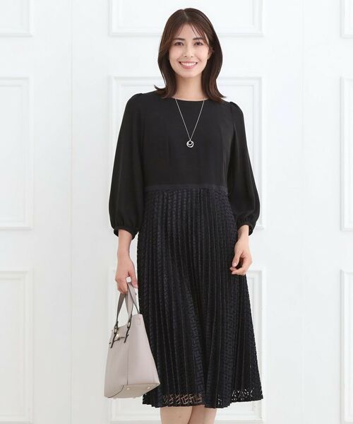 Reflect / リフレクト ミニ丈・ひざ丈ワンピース | 【フォーマル/入卒/一枚で着映え◎】シフォン×幾何柄レースプリーツワンピース(ブラック(019))