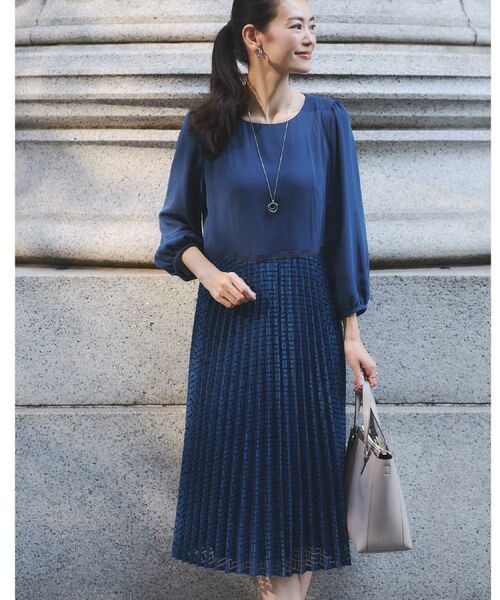 Reflect / リフレクト ミニ丈・ひざ丈ワンピース | 【フォーマル/入卒/一枚で着映え◎】シフォン×幾何柄レースプリーツワンピース(ブルー(093))